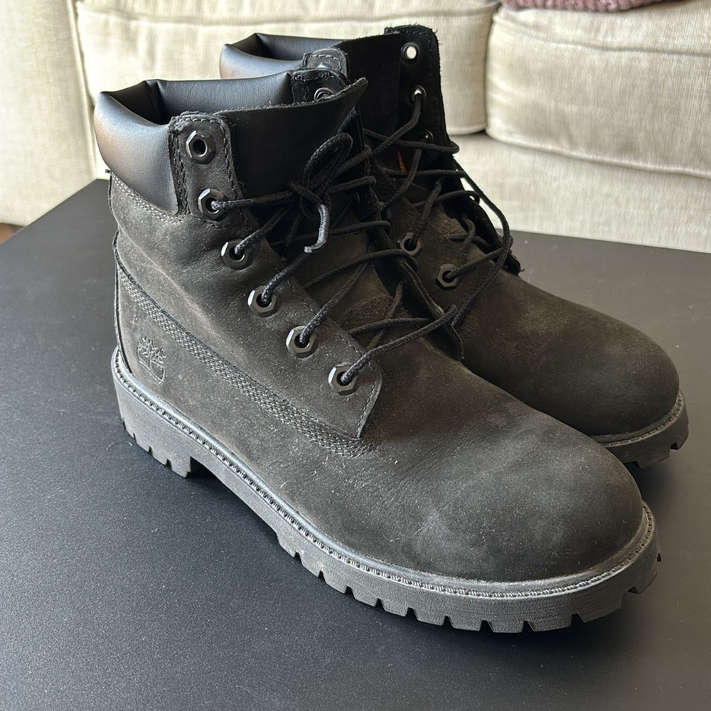 Black Timberlands Boys Youth Size 6